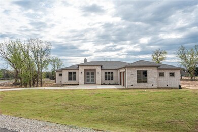1039 Monaco Ct, Springtown, TX 76082 - photo 3