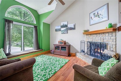 5201 Lakecrest Dr, Shawnee, KS 66218 - photo 5