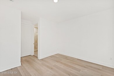100 E Putnam Ave unit 304, Greenwich, CT 06807 - photo 6