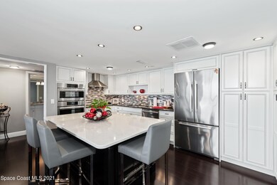 03_4600HighwayA1A505_5_Kitchen_HiRes