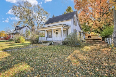 107 W Byron St, Sidney, IL 61877 - photo 2