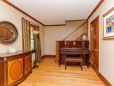 118 E Grantley Ave, Elmhurst, IL 60126 - photo 4