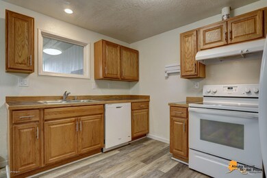 2230 Candy Place unit B, Anchorage, AK 99508 - photo 2