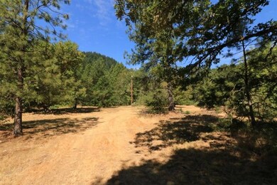 220 Round Prairie Rd, Grants Pass, OR 97527 - photo 2