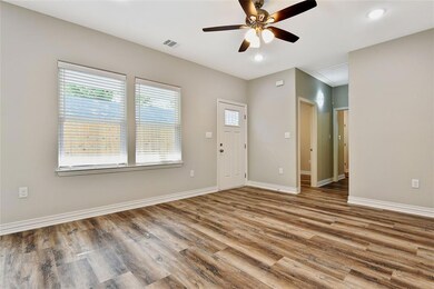 515 W Bond St, Denison, TX 75020 - photo 4