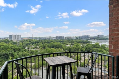 Enjoy the balcony with beautiful river views
