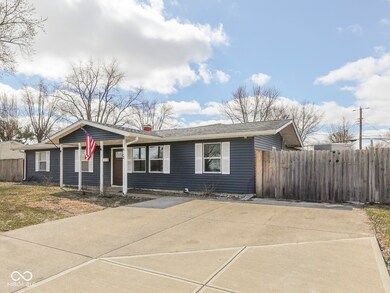 912 Sweetbriar Ave, Whiteland, IN 46184 - photo 2