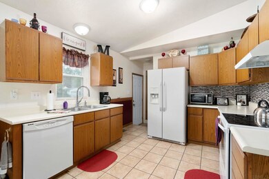 1125 Bissell St, South Bend, IN 46617 - photo 6