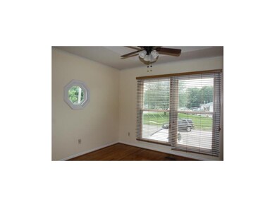 12702 Circle Dr, Shawnee, KS 66216 - photo 7