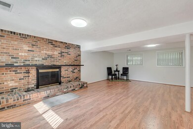 8607 Lagrange St, Lorton, VA 22079 - photo 7