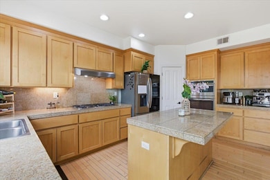 160 Trimble Ct, Gilroy, CA 95020 - photo 7