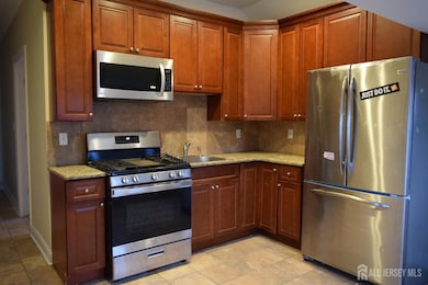 472 Cliff Rd unit 3, Woodbridge Township, NJ 07077 - photo 4