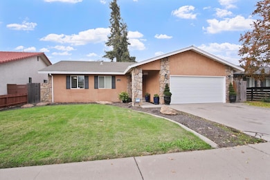 1921 Carleton Dr, Turlock, CA 95382 - photo 2