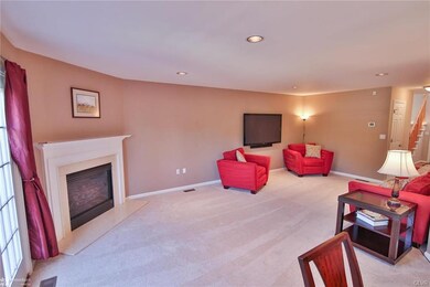 6933 Hunt Dr, Macungie, PA 18062 - photo 5