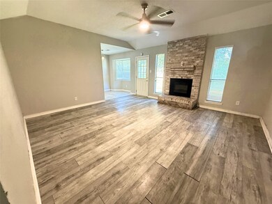 2806 Ashley St, La Marque, TX 77568 - photo 2