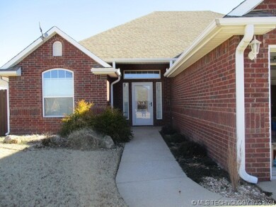 1810 Kaydence Dr, Ardmore, OK 73401 - photo 4