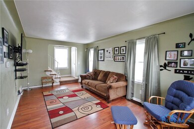 919 Waybridge Rd, Toledo, OH 43612 - photo 2