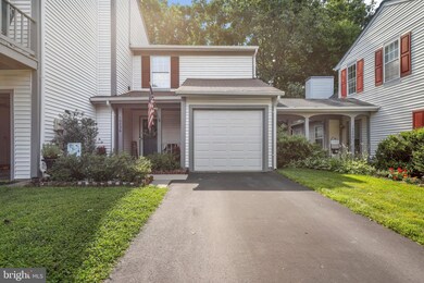 10236 Faire Commons Ct, Burke, VA 22015 - photo 3