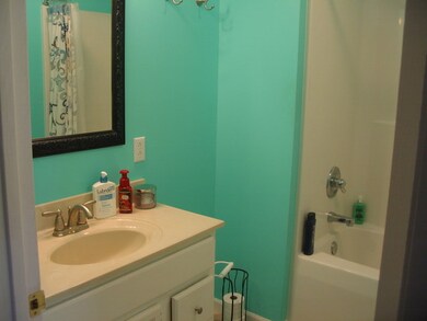 1245 N 6th St, Princeton, IL 61356 - photo 4