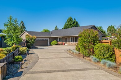 2 1/2 Car Garage