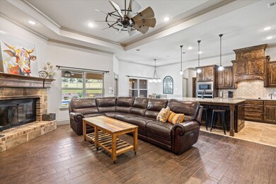 107 Doc Ballard Ct, Weatherford, TX 76088 - photo 5