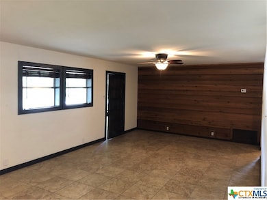 702 Chicago St, San Marcos, TX 78666 - photo 5