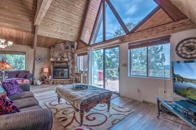 Living Room (2)