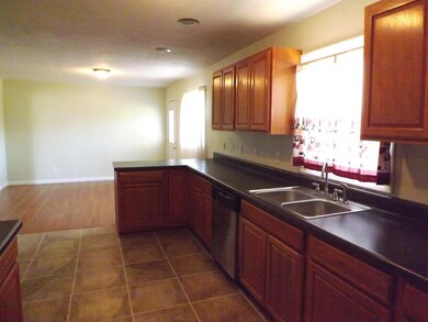 425 Dillon St, Crossville, TN 38555 - photo 4