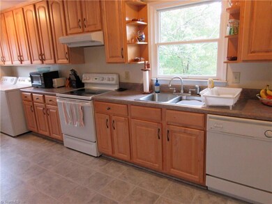 2317 Kivett Dr, Greensboro, NC 27406 - photo 7