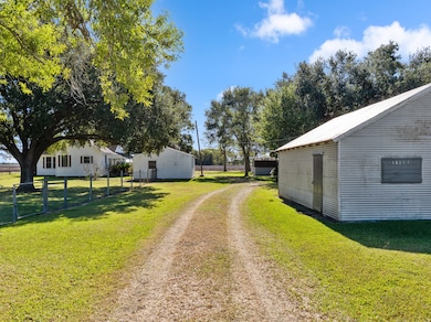 14309 Vrlla Rd, Guy, TX 77444 - photo 5