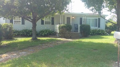 430 Coshocton Ave, Thornville, OH 43076 - photo 2