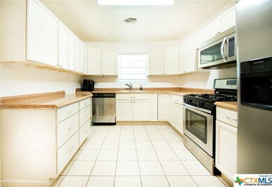 110 Carothers St, Copperas Cove, TX 76522 - photo 4