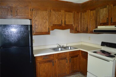 641 W Sharpe St, Statesville, NC 28677 - photo 3