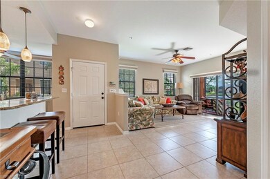 Living Room/Entrance