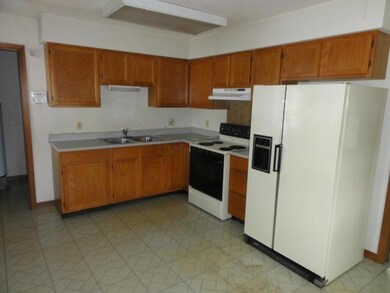 872 S James Rd, Columbus, OH 43227 - photo 3