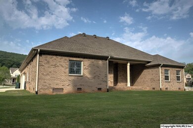 105 Valley Dawn Cir, Huntsville, AL 35811 - photo 3