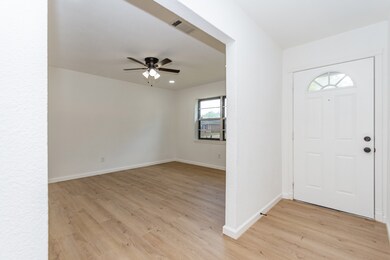 608 Circle Way, Alvin, TX 77511 - photo 2