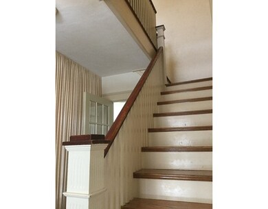 37 Rice St, Wellesley Hills, MA 02481 - photo 4