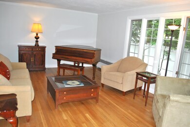 33 Raymond St, Nashua, NH 03064 - photo 3