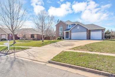 4201 SE Oakview Ln, Topeka, KS 66609 - photo 2