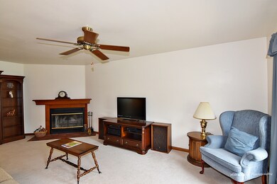 1059 Cardinal Ct, Batavia, IL 60510 - photo 3