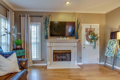 An entrance to Cedar Room off the living room.
