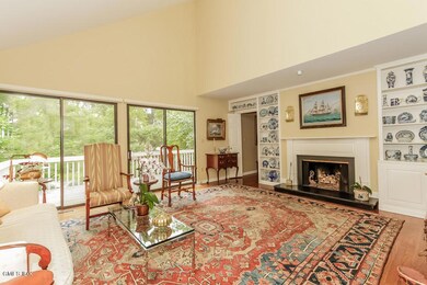 619 W Lyon Farm Dr unit 619, Greenwich, CT 06831 - photo 6