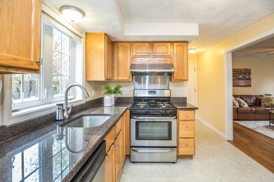 7 Avondale Ave, Billerica, MA 01821 - photo 6