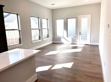 803 Thornton Rd unit H, Houston, TX 77018 - photo 3