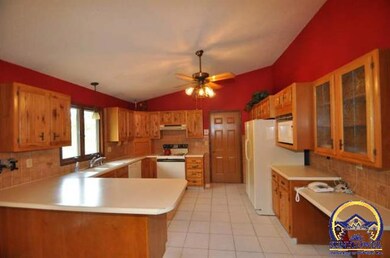 1520 NW Carlson Rd, Topeka, KS 66615 - photo 6