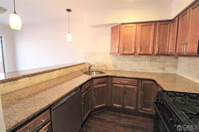 285 Shady Oak Ct, Piscataway, NJ 08854 - photo 7