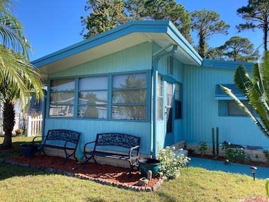 2824 Manatee Rd, Tavares, FL 32778 - photo 2