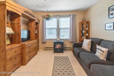 Den/Bedroom