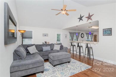 1571 Stonecroft Dr, Lincolnton, NC 28092 - photo 5